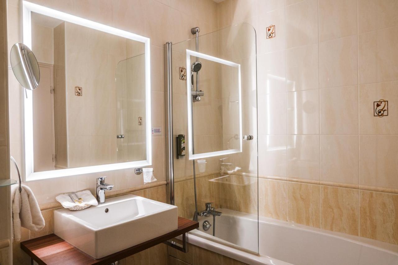 Logis Hotel Le Petit Casset La Boisse Dış mekan fotoğraf