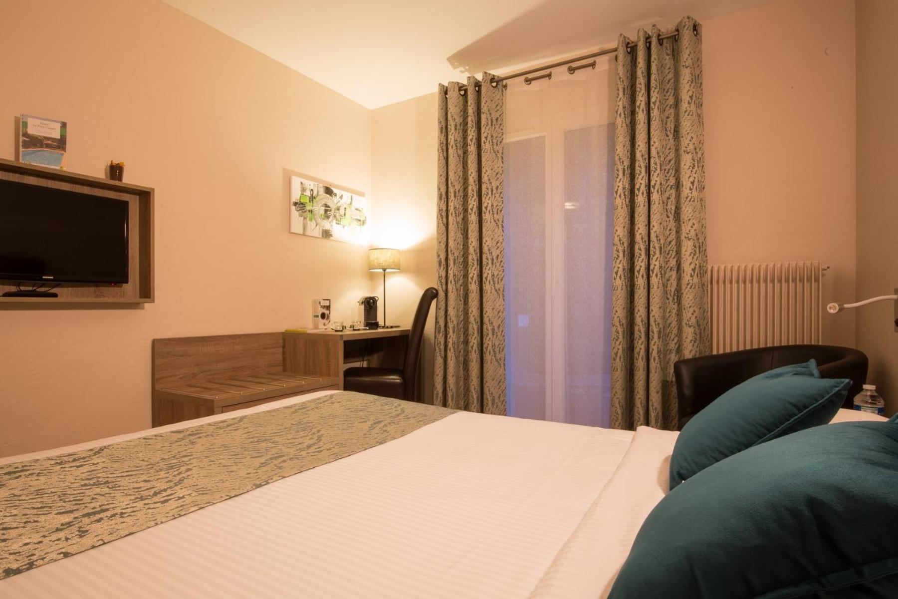 Logis Hotel Le Petit Casset La Boisse Oda fotoğraf