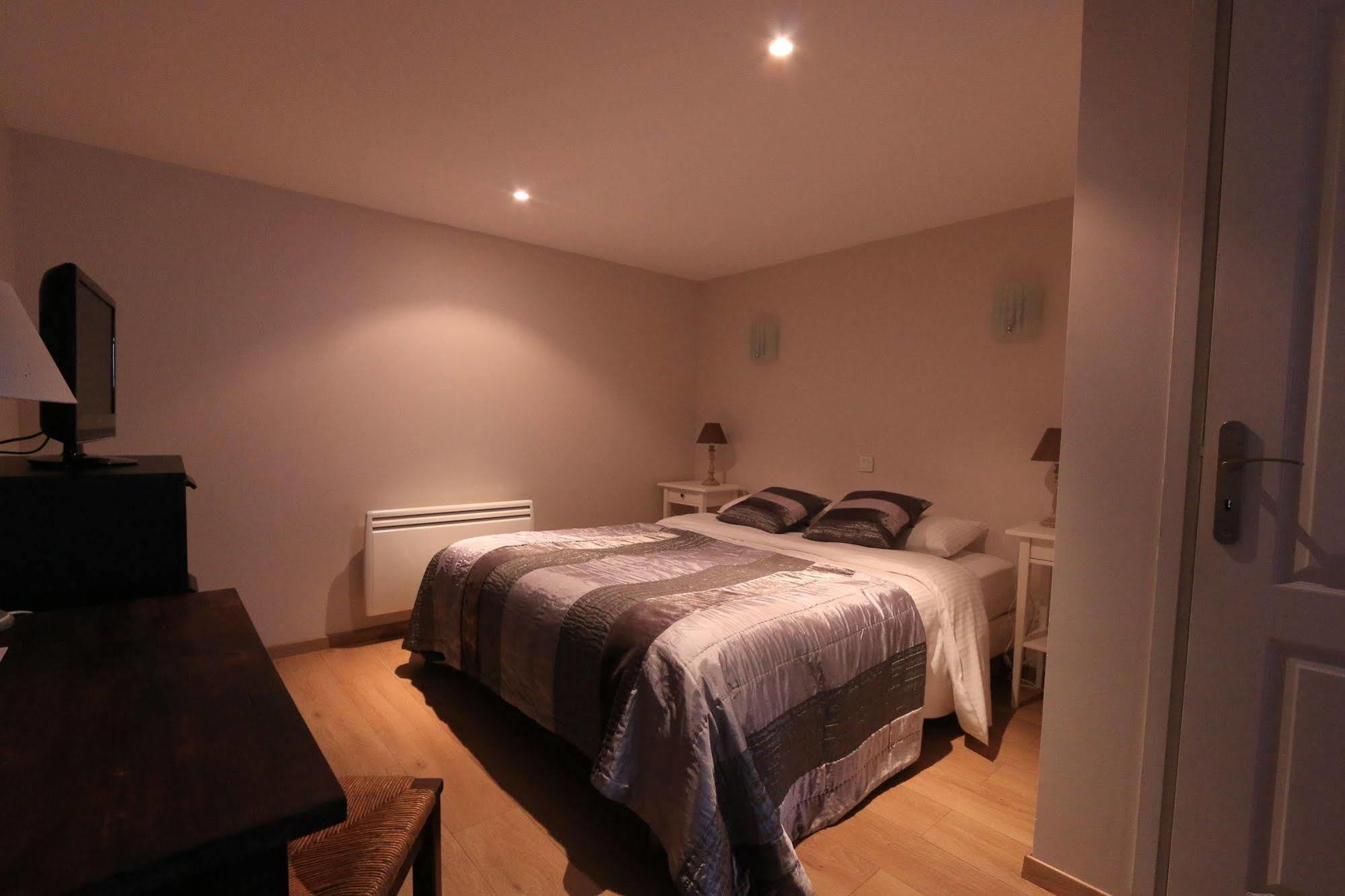 Logis Hotel Le Petit Casset La Boisse Dış mekan fotoğraf